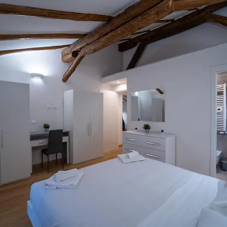 Realkasa Santo Stefano 46 Boloňa