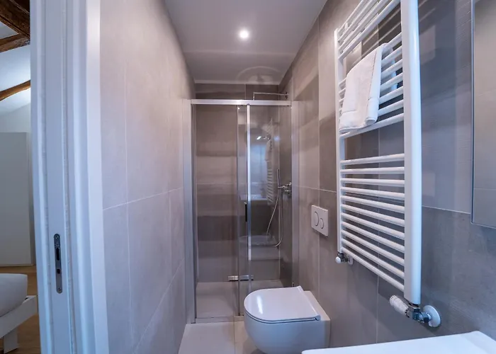 Realkasa Santo Stefano 46 아파트 *